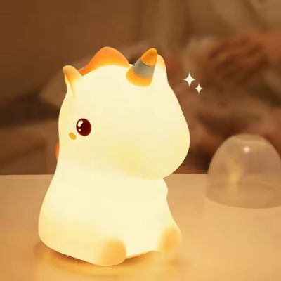 veilleuse bébé licorne bébé allaite